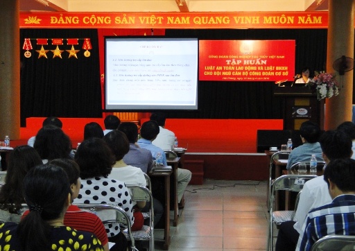 Hội nghị tập huấn Luật Bảo hiểm xã hội năm 2014 và Luật An toàn vệ sinh lao động năm 2015